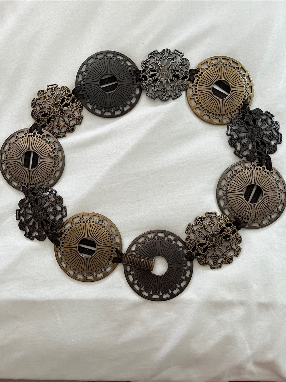 Sandy Duftler VTG round metal concho designer belt gold brass tone medallion 34” - Picture 12 of 15